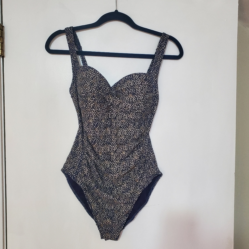 Bond-eye Australia One Piece Swimsuit Nip Tuck